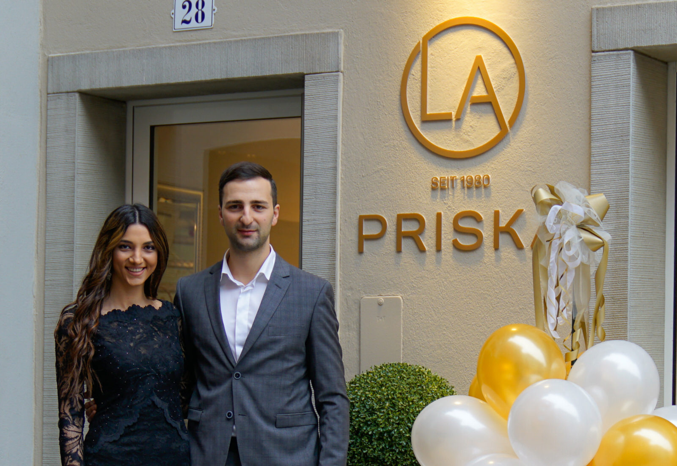 Artak und Lianna Papoyan Inhaber von LA Priska Hochzeits- und Festtagsmode